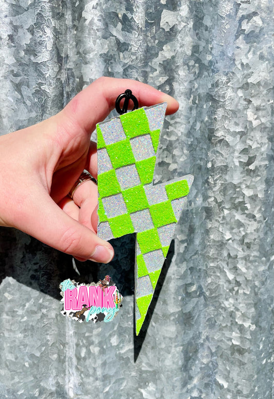 Checkered Bolt
